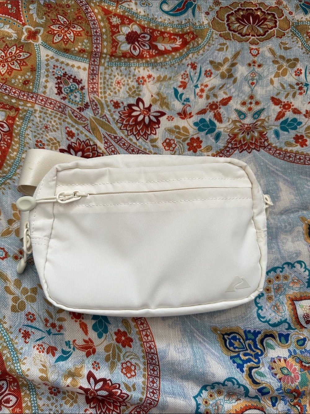 Minimal Cream Crossbody Pouch - Unbranded